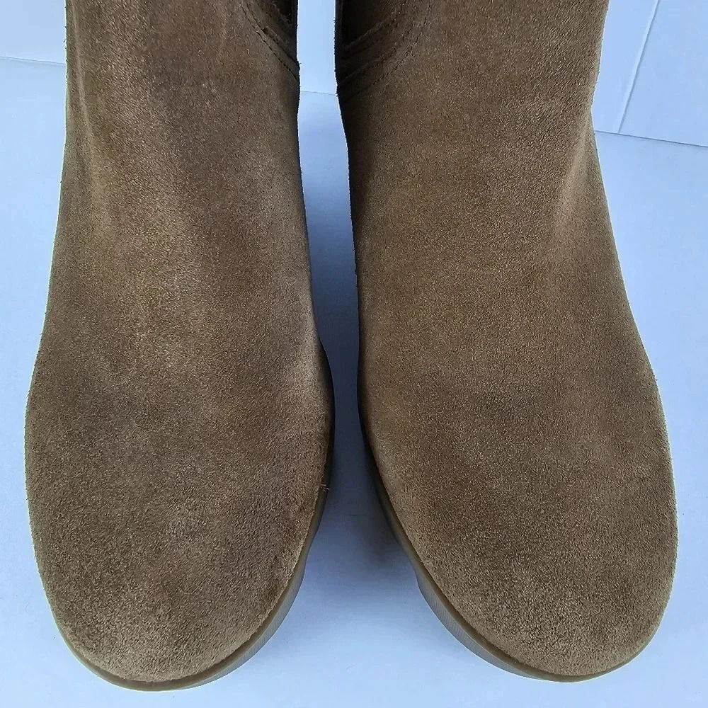 Sorel Chelsea Women's Tan Wedge Suede Bootie with Stacked Heel Size 7 1/2 - Picture 3 of 15